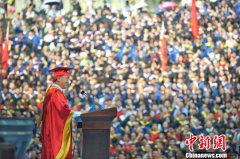 重庆大学校长毕业致辞潮语频出“引共鸣”