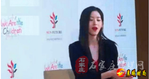 刘强东事后首发声：个人正面临四件事！奶茶妹妹协同出席却一改清纯，深V、浓妆艳抹性感...(一)