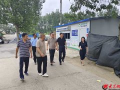 红石崖街道共发动机关干部、党员、网格员、志愿者、群众 500 余人次