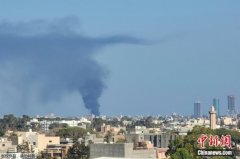 利比亚首都爆发武装冲突 已致27人死逾百人伤