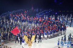 泰国一支少年足球队12名11至16岁的男队员和1名男教练员在洞穴探险时遭遇洪水