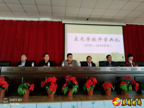 独家访谈心絮心理阿格尔：用共情照亮来访者的 “至暗时刻”